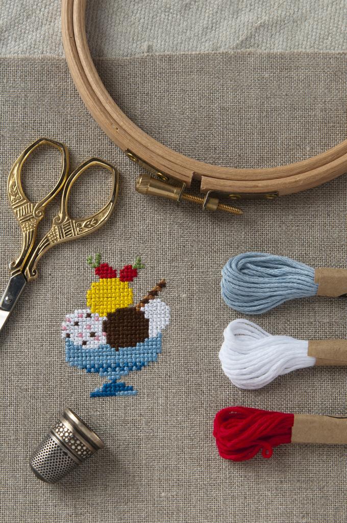 Des broderies gourmandises, Création Point de Croix n°092