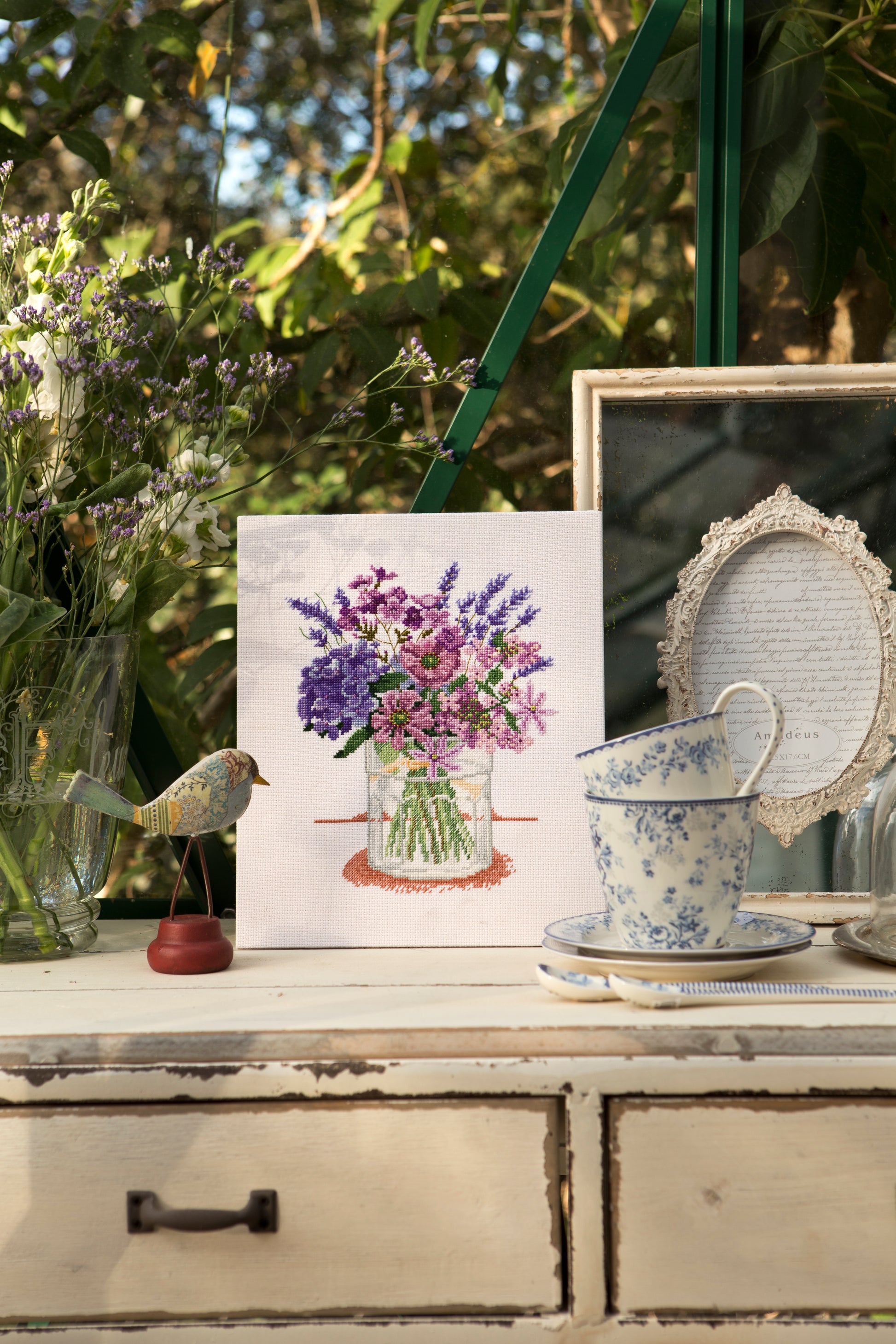 Fleurs brodées au point de croix