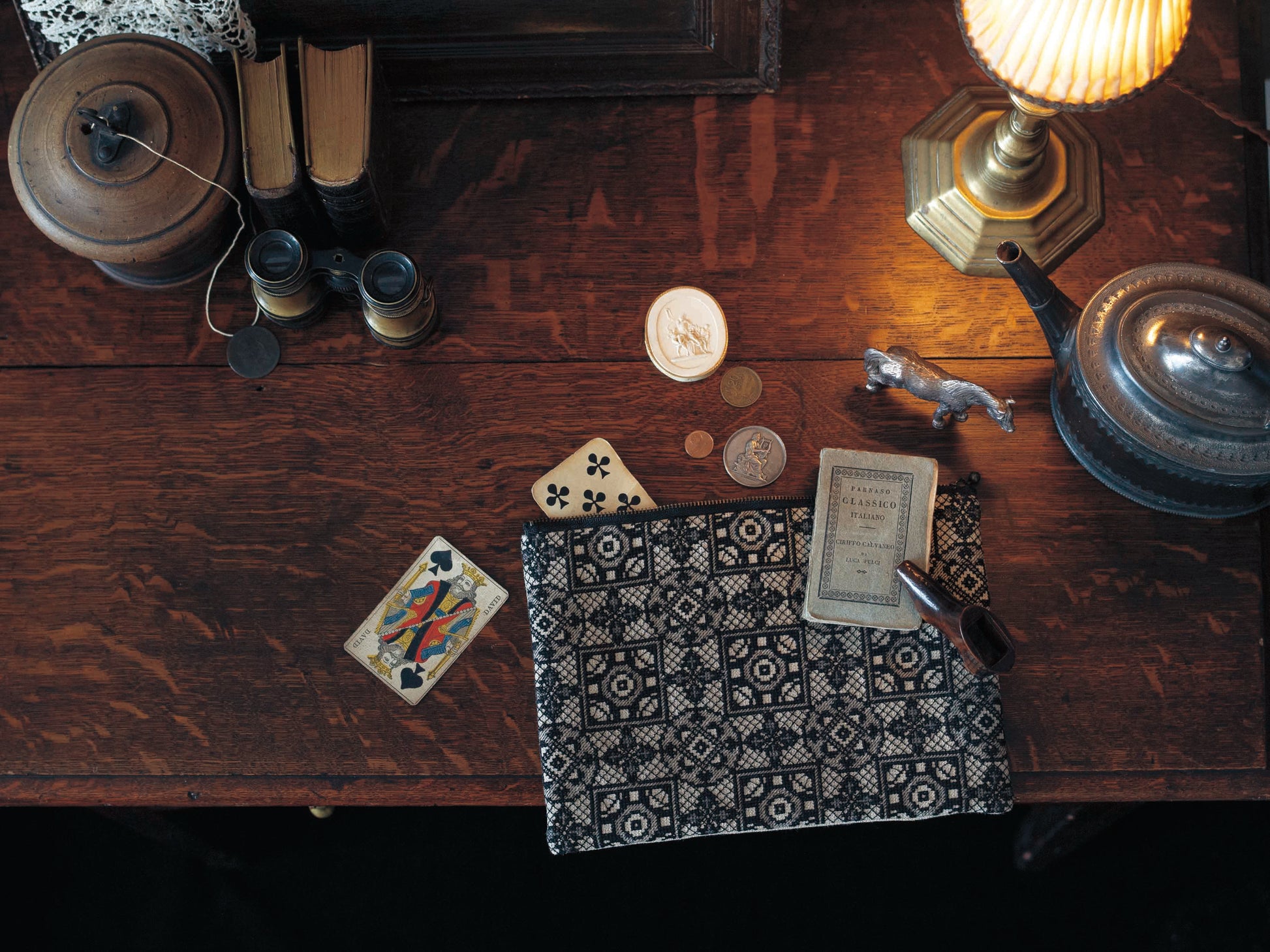 Élégants motifs de dentelle au point de croix