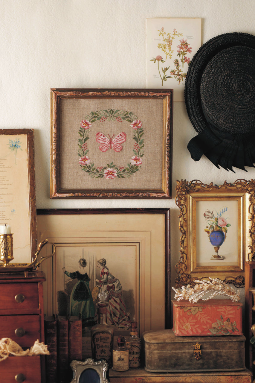 Style antique au point de croix