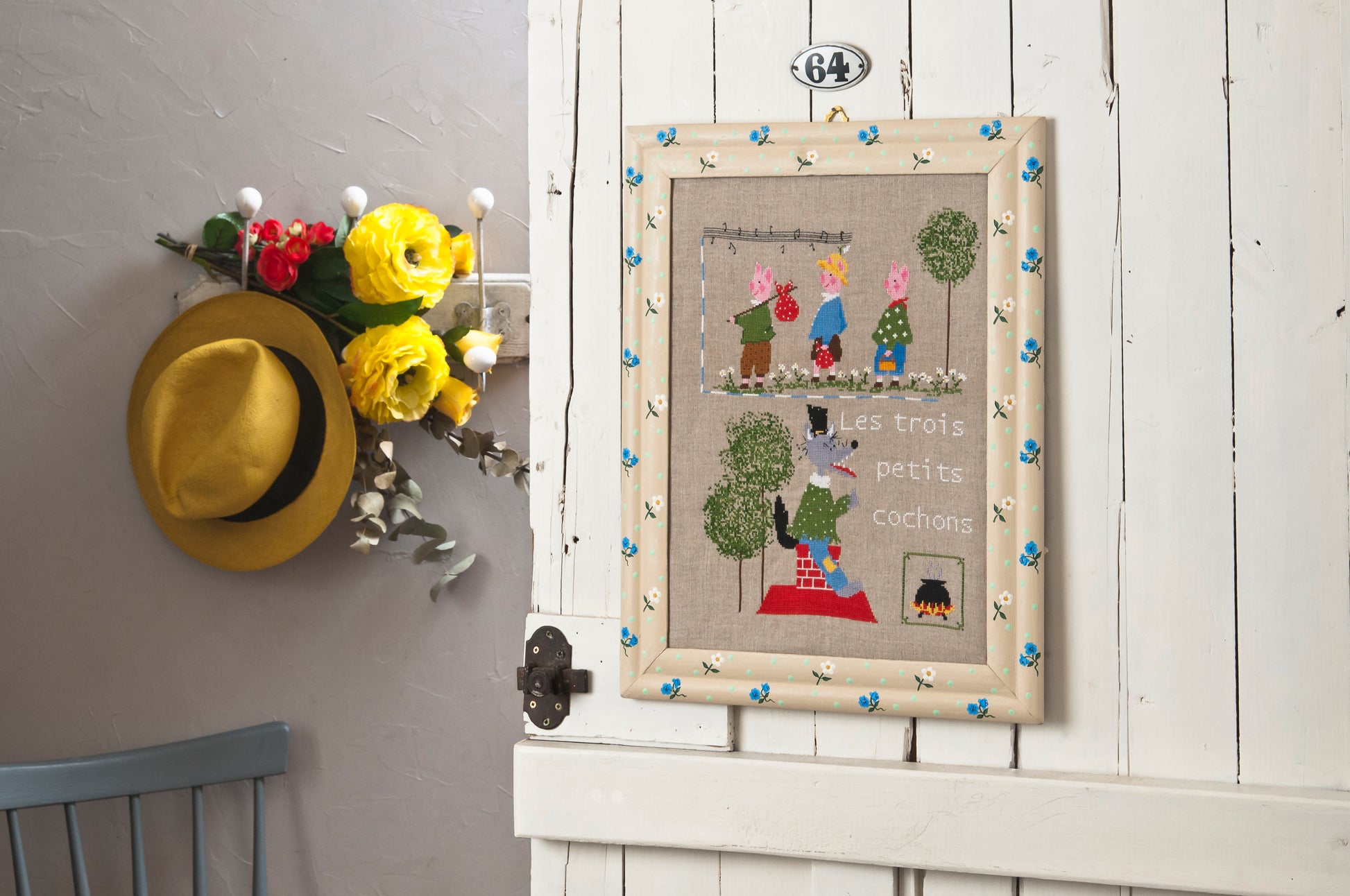 Découvrez l'agenda-calendrier 2018 « Fables, Contes et Comptines » de Création Point de Croix par Lili Violette. Grilles inédites inspirées des contes de l'enfance au point de croix, pour passionnées et débutantes.