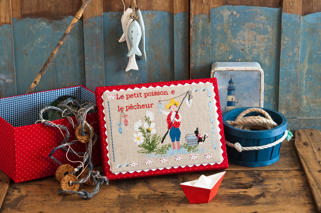 Découvrez l'agenda-calendrier 2018 « Fables, Contes et Comptines » de Création Point de Croix par Lili Violette. Grilles inédites inspirées des contes de l'enfance au point de croix, pour passionnées et débutantes.