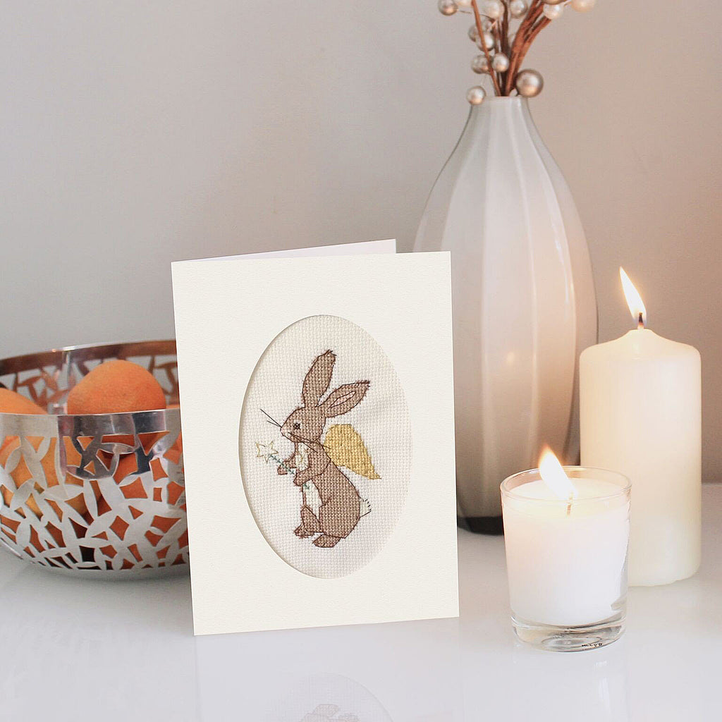 Mook point de croix : 16 créations Belle & Boo — 6 nouveaux modèles inédits plus les anciens — motifs tendres et enchanteurs pour renouer avec la magie de l’enfance.