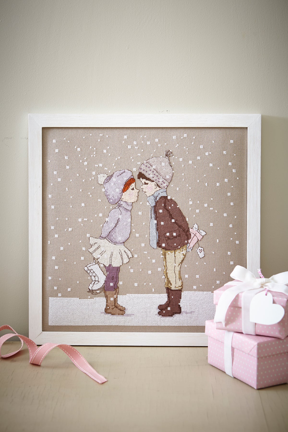 Mook point de croix : 16 créations Belle & Boo — 6 nouveaux modèles inédits plus les anciens — motifs tendres et enchanteurs pour renouer avec la magie de l’enfance.
