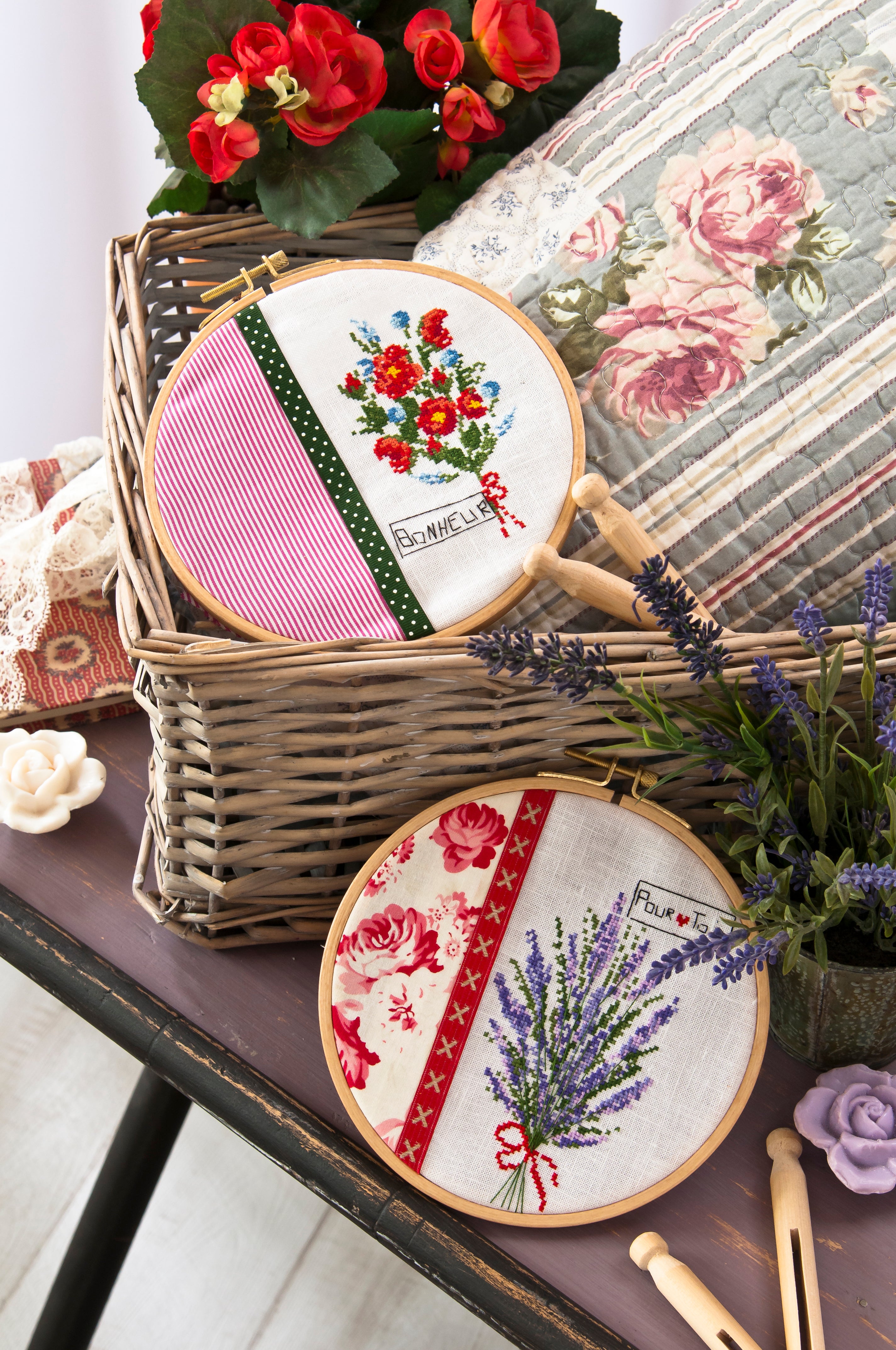 Broderie & Botanique au point de croix – Mook | César Éditions