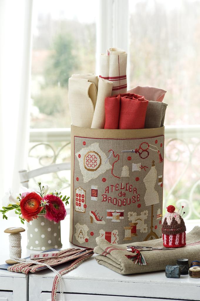 Boîte à tissus de Passion Bonheur, Création Point de Croix n°010