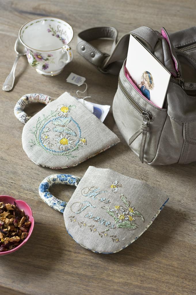 Tasse futée de Hélène le Berre, Création Point de Croix n°012