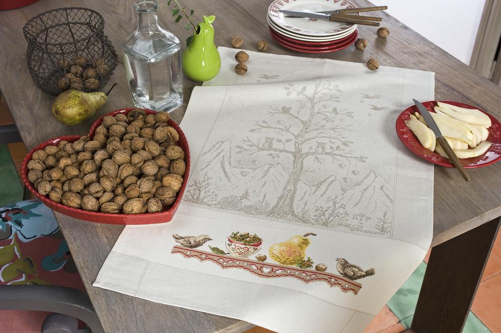 Torchon d’automne de Véronique Enginger, Création Point de Croix n°012