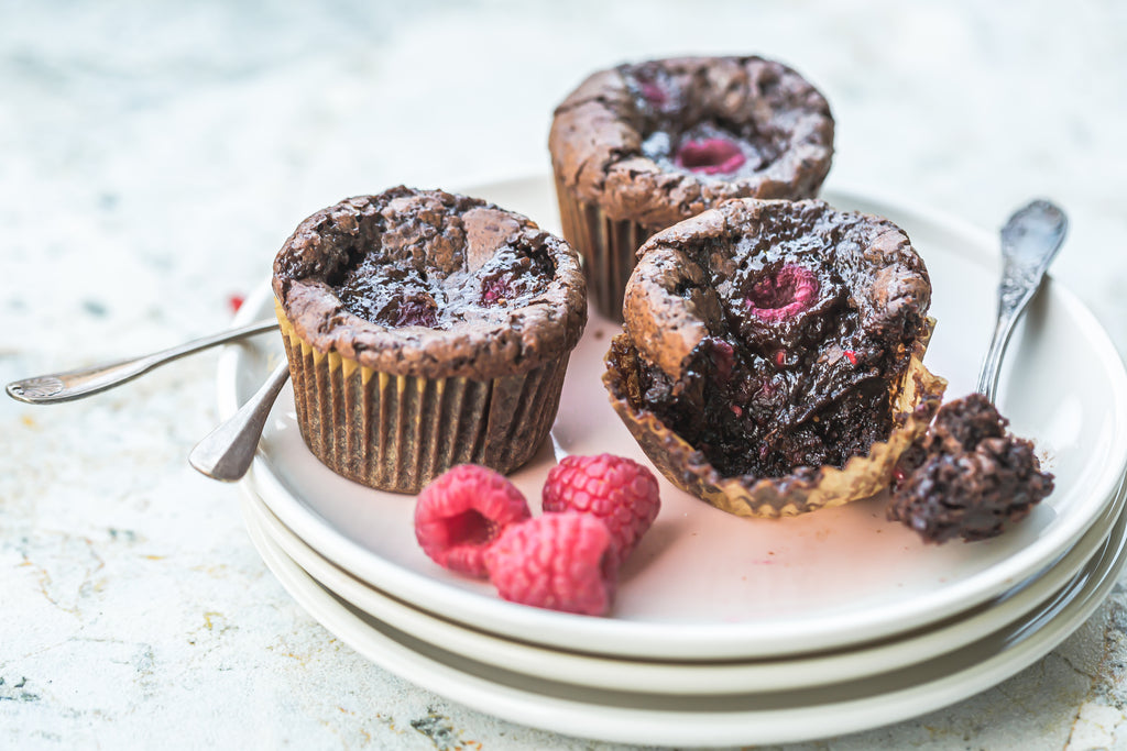 Cake Factory N°01 : 40 recettes de printemps sucrées et salées spécialement conçues pour le mini-four Tefal. Réalisables aussi au four traditionnel. Par la cheffe Magali Ancenay.