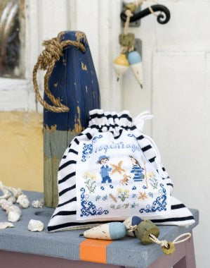 Découvrez le numéro 3 du magazine point de croix César Editions (juil/août 2010). Broderies d’été, pochons, SAL et motifs insulaires pour savourer les vacances.