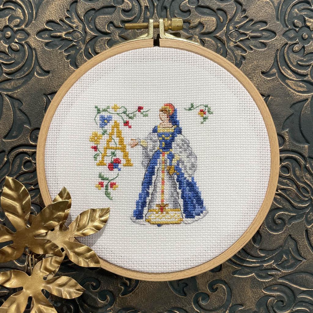 Magazine Création Point de Croix N°105 : broderie mimosa, hirondelles et motifs de Pâques au point de croix pour accueillir le printemps 2024. César Editions.