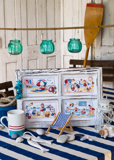 Magazine Création Point de Croix N°107 : mer, fraises, olives, nappe Pays Basque et souvenirs de vacances brodés au point de croix. César Editions.