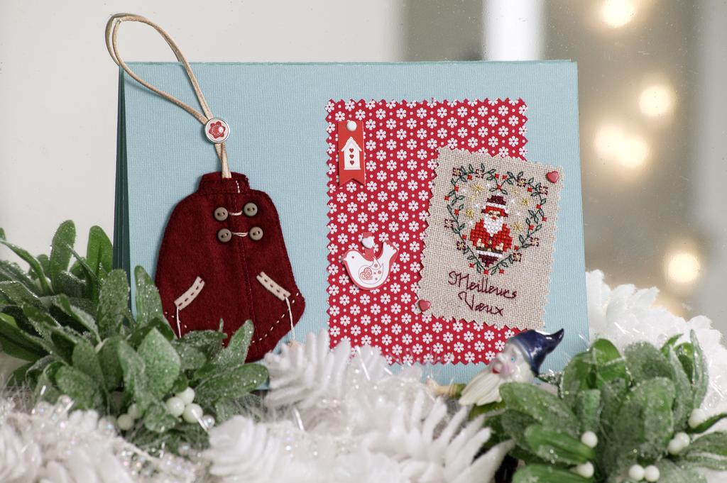Découvrez le numéro 34 de Création Point de Croix (nov/déc 2013). Motifs de Noël, cadeaux brodés et créations festives pour les brodeuses.