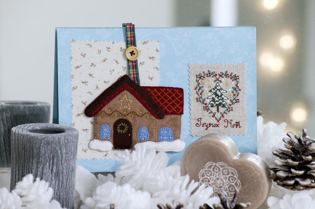 Découvrez le numéro 34 de Création Point de Croix (nov/déc 2013). Motifs de Noël, cadeaux brodés et créations festives pour les brodeuses.