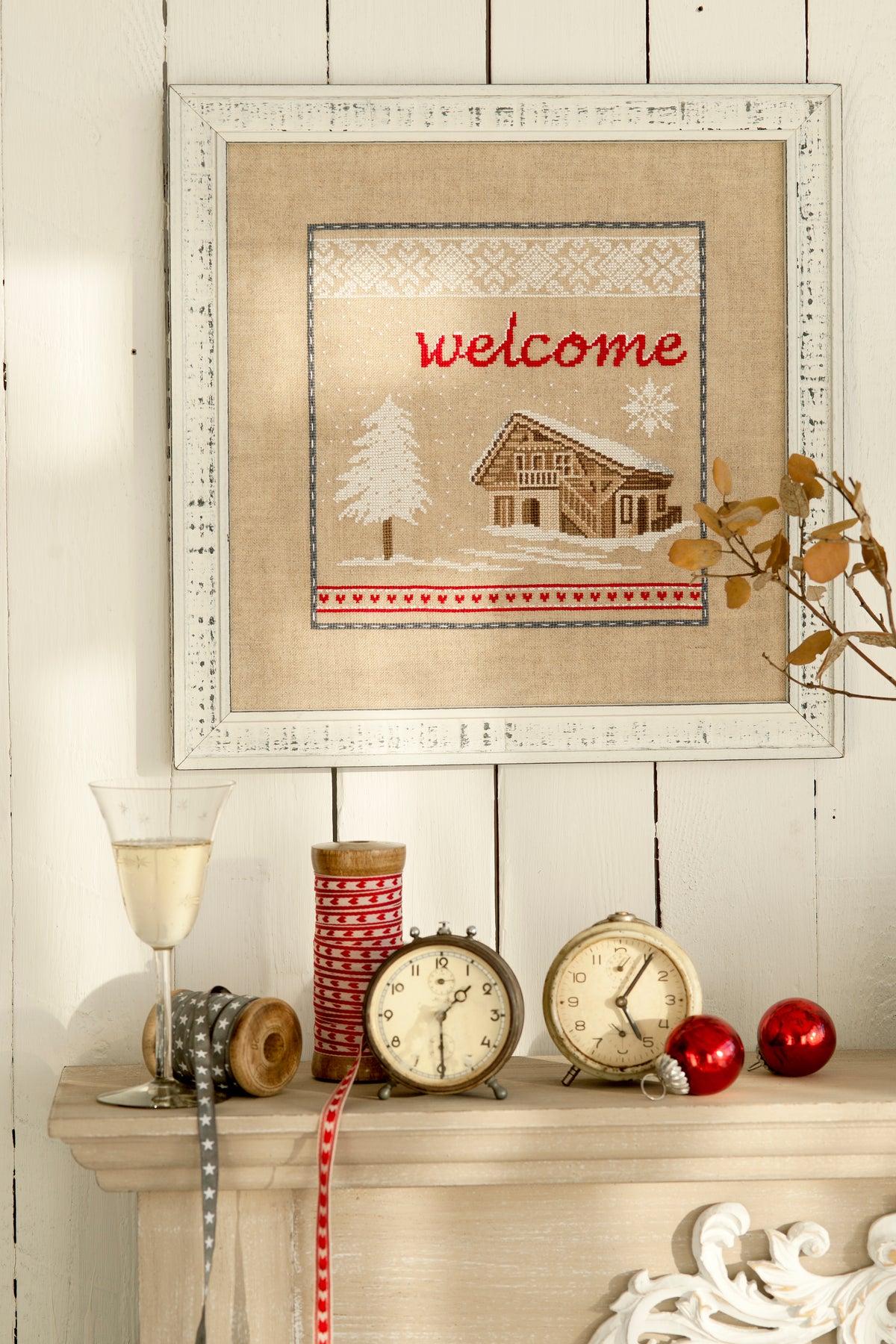 Création Point de Croix N°43 HS : +25 modèles Noël – bottes, calendrier de l’Avent, flocons, boutique Le Lutin et déco fêtes. 6,99 €.