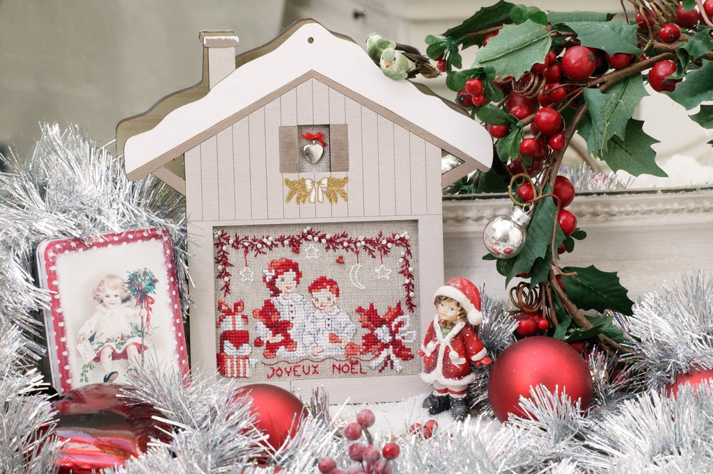 Création Point de Croix N°43 HS : +25 modèles Noël – bottes, calendrier de l’Avent, flocons, boutique Le Lutin et déco fêtes. 6,99 €.