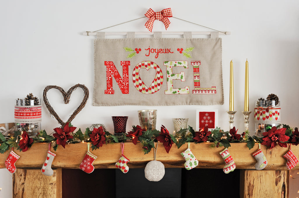 Création Point de Croix N°43 HS : +25 modèles Noël – bottes, calendrier de l’Avent, flocons, boutique Le Lutin et déco fêtes. 6,99 €.