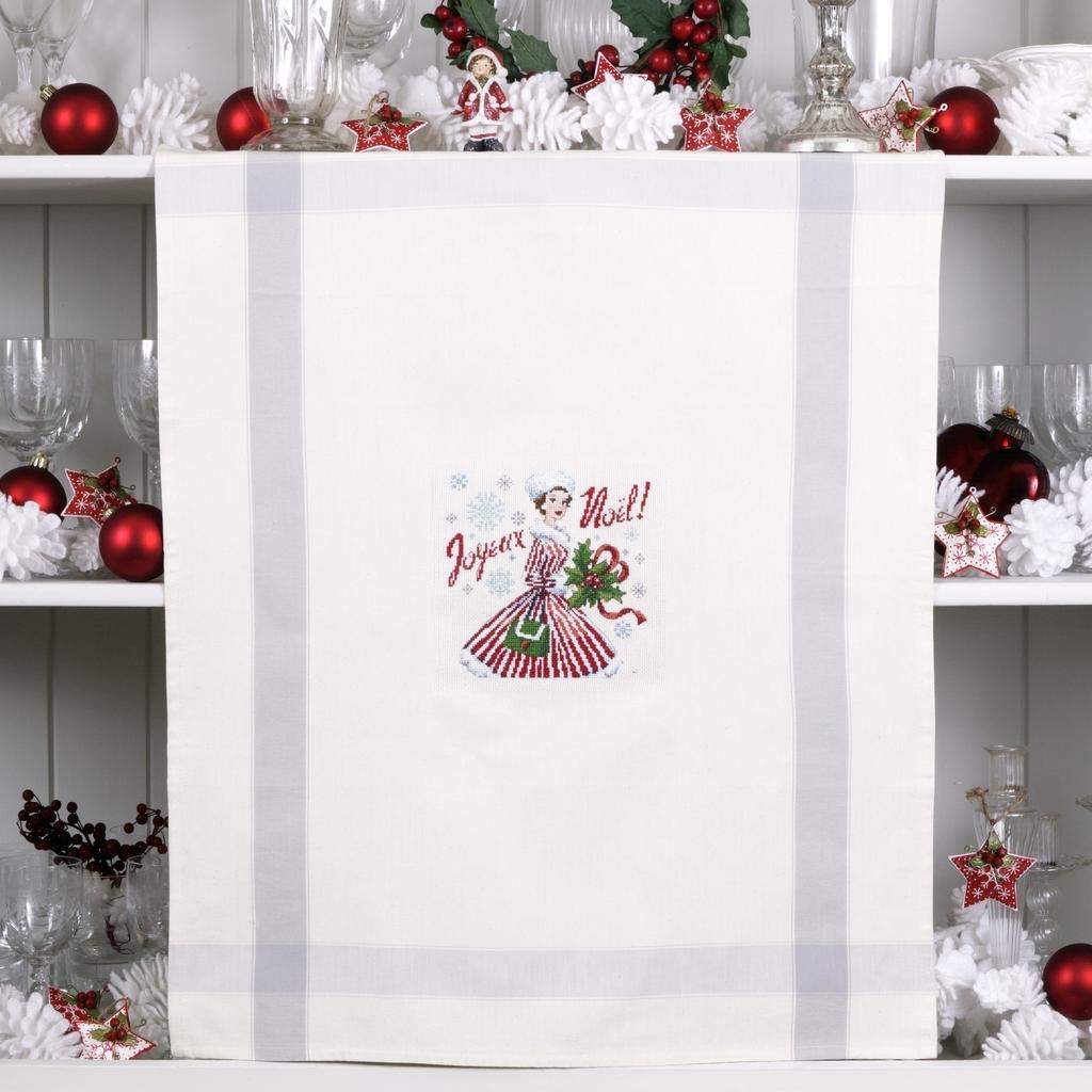 Création Point de Croix N°44 : Noël scandinave, coussins rennes, cartes de vœux brodées, nichoir et déco fêtes. Grilles exclusives – 6,10 €.