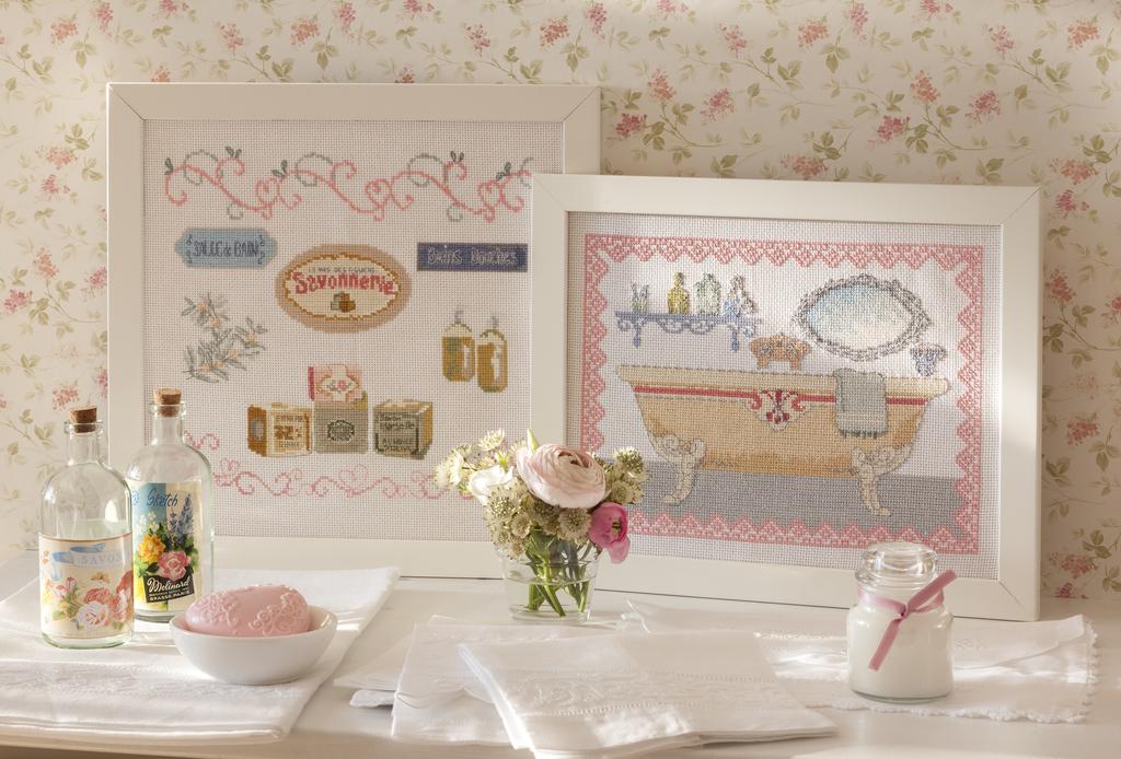 Création Point de Croix N°55 (Janvier/Février 2016) : grilles pour personnaliser serviettes, nappes et linge de maison. Motifs élégants par César Editions.