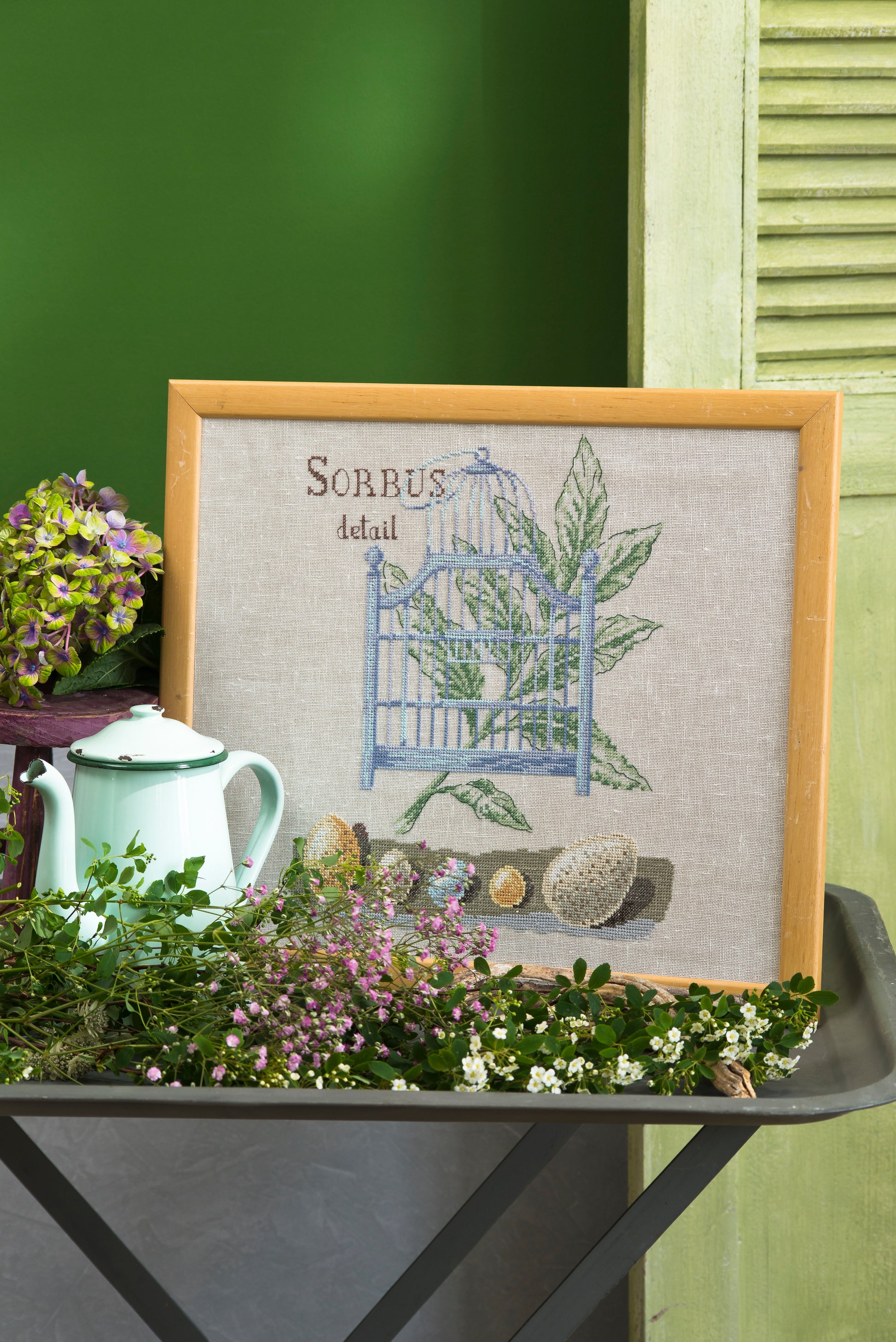 Création Point de Croix N°58 Hors-Série : coquelicot, hortensia, clématite et fleurs du jardin. Grilles inédites de Véronique Enginger – César Editions.