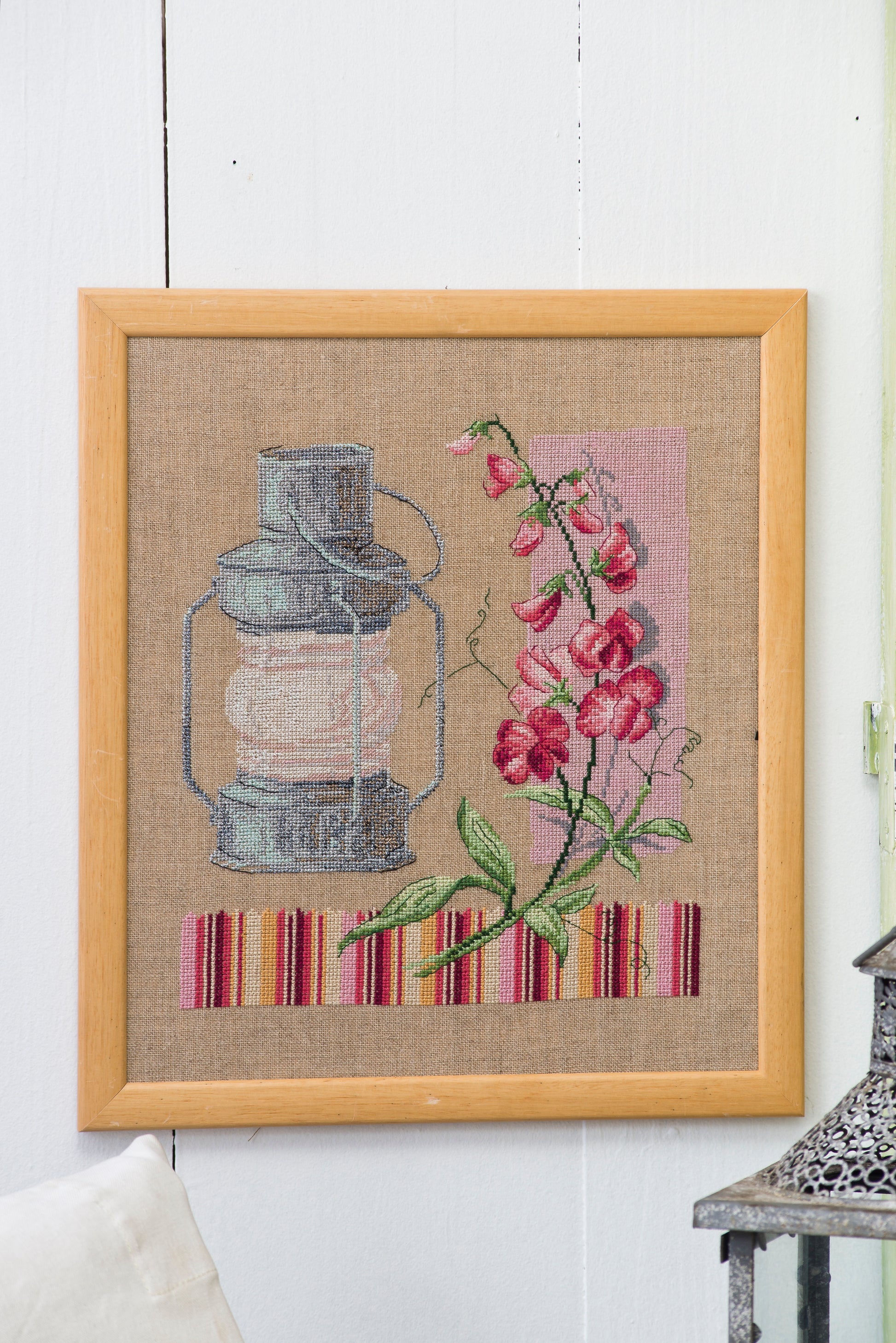 Création Point de Croix N°58 Hors-Série : coquelicot, hortensia, clématite et fleurs du jardin. Grilles inédites de Véronique Enginger – César Editions.