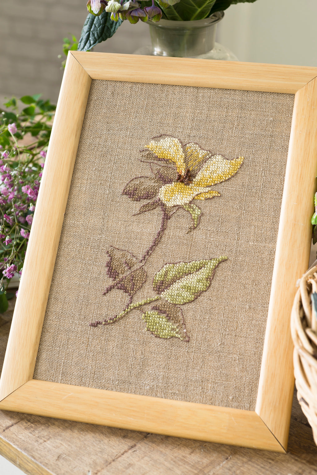 Création Point de Croix N°58 Hors-Série : coquelicot, hortensia, clématite et fleurs du jardin. Grilles inédites de Véronique Enginger – César Editions.
