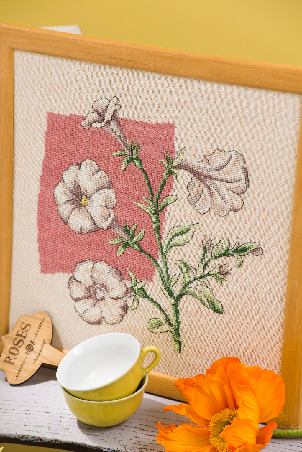 Création Point de Croix N°58 Hors-Série : coquelicot, hortensia, clématite et fleurs du jardin. Grilles inédites de Véronique Enginger – César Editions.