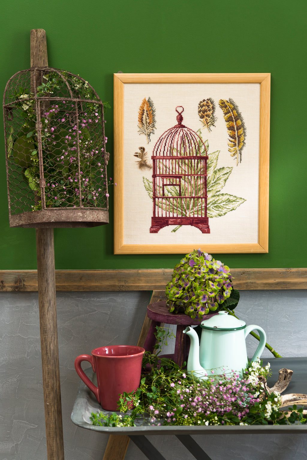 Création Point de Croix N°58 Hors-Série : coquelicot, hortensia, clématite et fleurs du jardin. Grilles inédites de Véronique Enginger – César Editions.