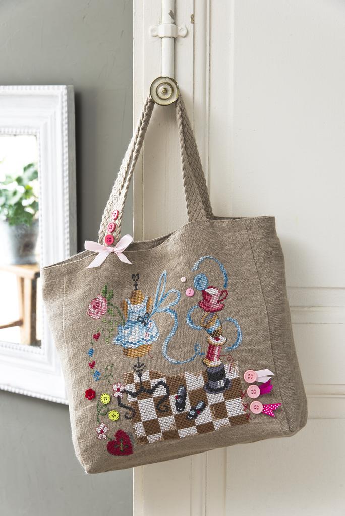 Création Point de Croix N°60 : linge ancien, coussins, cèpes et motifs rentrée. Grilles inédites automne 2016 – César Editions.