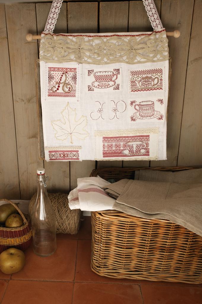 Création Point de Croix N°60 : linge ancien, coussins, cèpes et motifs rentrée. Grilles inédites automne 2016 – César Editions.