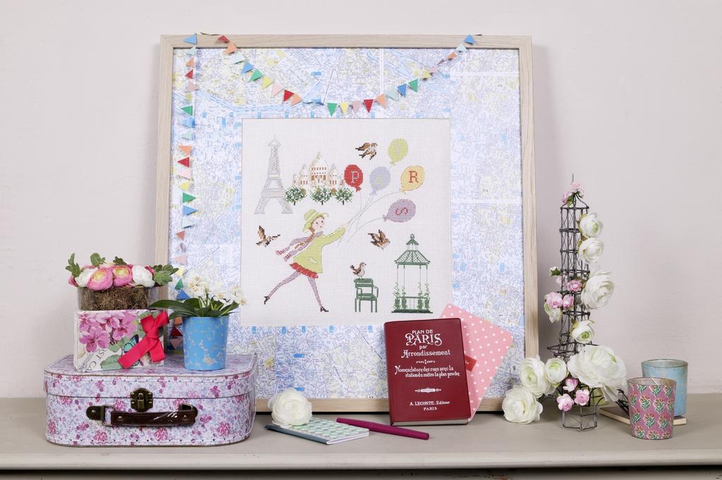 Création Point de Croix N°63 : grilles inédites, abécédaire Fleurs de Digoin, coussin mariage et broderies fleuries. Mars/Avril 2017.