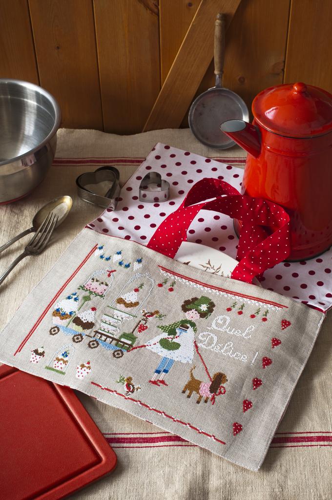 Création Point de Croix N°64 : broderies fleuries et printanières, motifs oiseaux, feuilles et projets gourmands. Mai/Juin 2017.