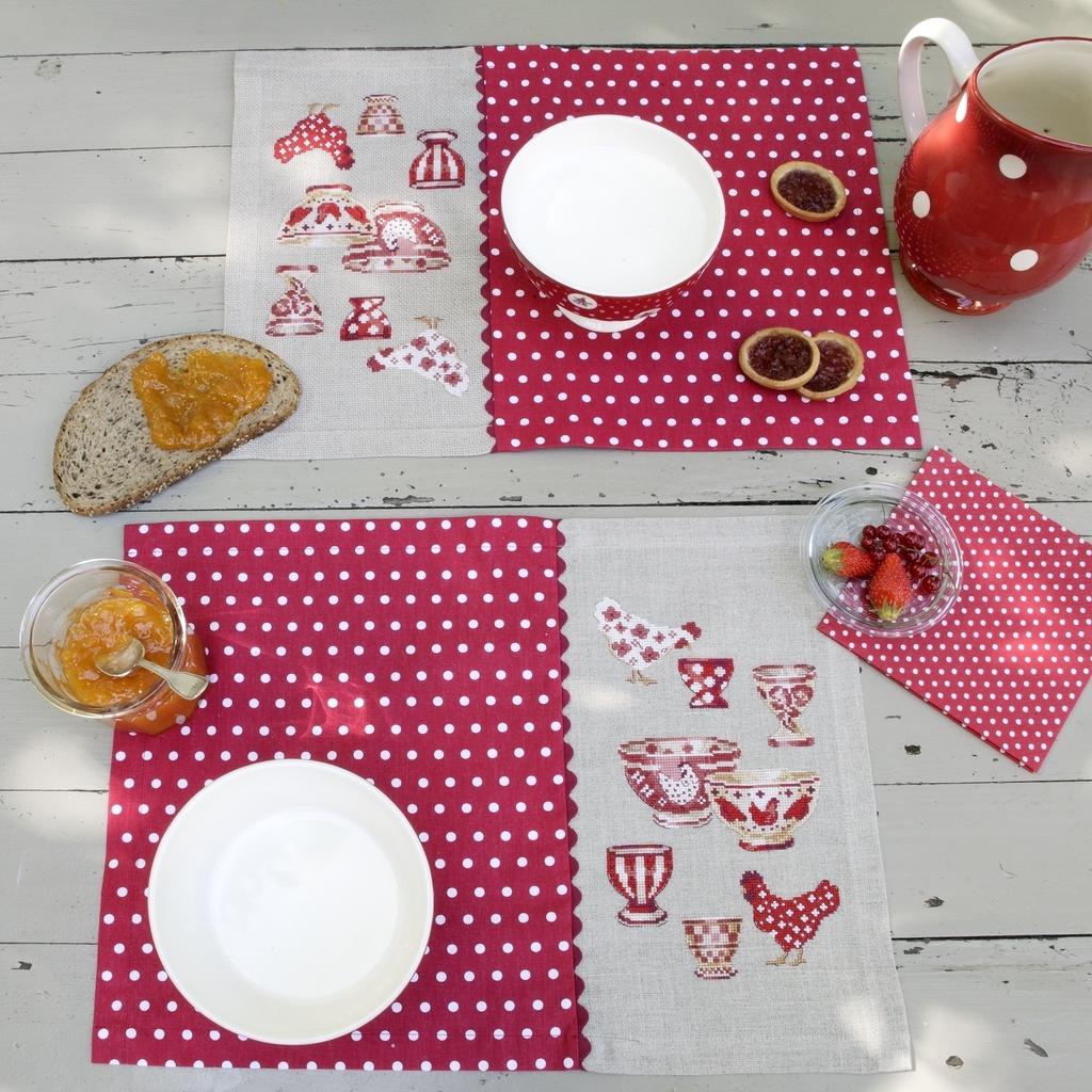 Création Point de Croix N°66 : grilles de point de croix sur le thème de la rentrée et de l'automne – rangement, accessoires scolaires et décoration. Sept/Oct 2017.
