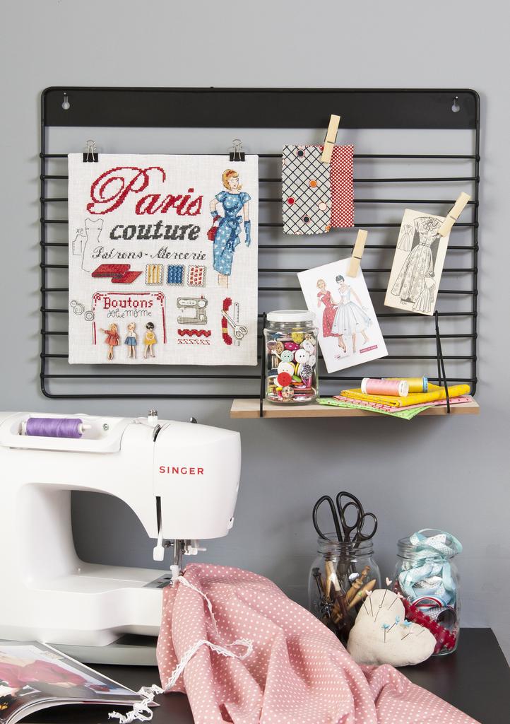 Création Point de Croix N°72 : grilles de point de croix sur le thème de la rentrée et de l'automne – sacs, torchons, champignons et accessoires scolaires. Sept/Oct 2018.