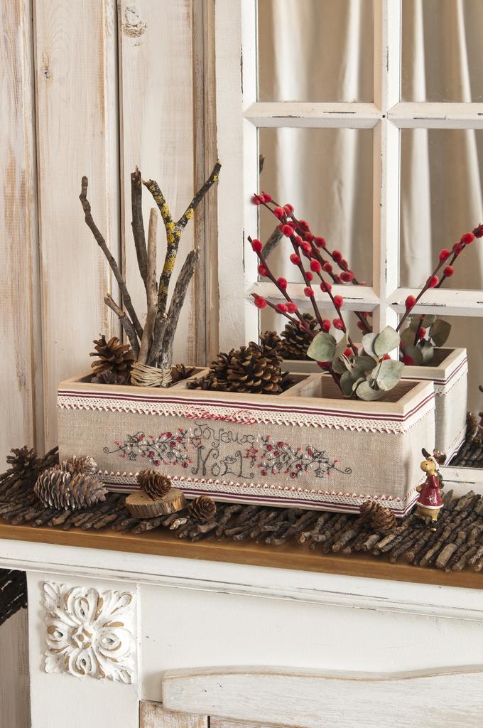 Création Point de Croix N°73 : plus de 15 grilles de point de croix inédites sur le thème de Noël et de l'hiver. Novembre/Décembre 2018.