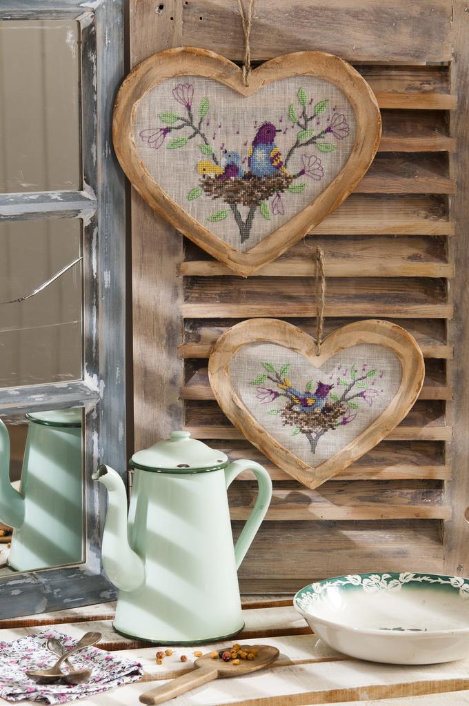 Création Point de Croix N°82 : grilles de point de croix sur le thème du printemps – bonheur, potager, oiseaux, fleurs et motifs de saison. Mai/Juin 2020.