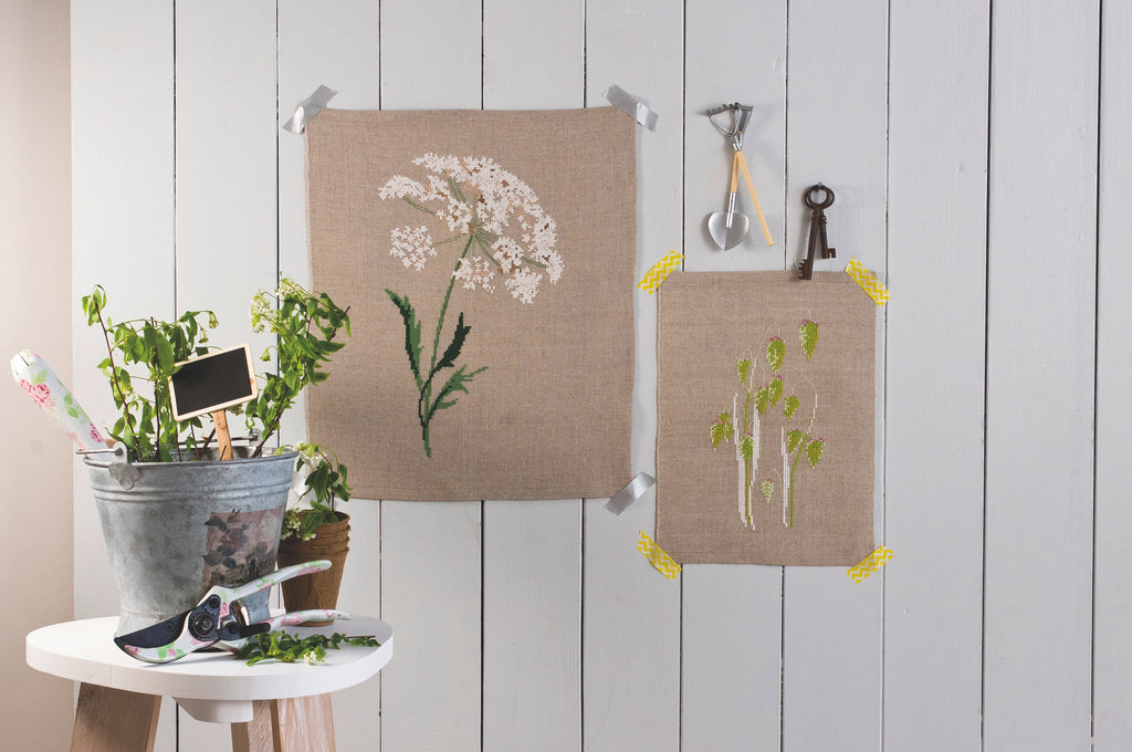 Découvrez le numéro 118 de Création Point de Croix : fleurs délicates, papillons, inspirations printanières et modèles gourmands. Aiguille en main, laissez-vous porter par la douceur du fait main.