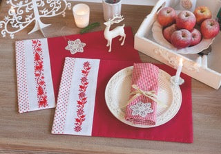 Mook point de croix spécial Noël : étoiles, rennes, bonshommes de neige et motifs enchanteurs à broder pour décorer ou offrir.