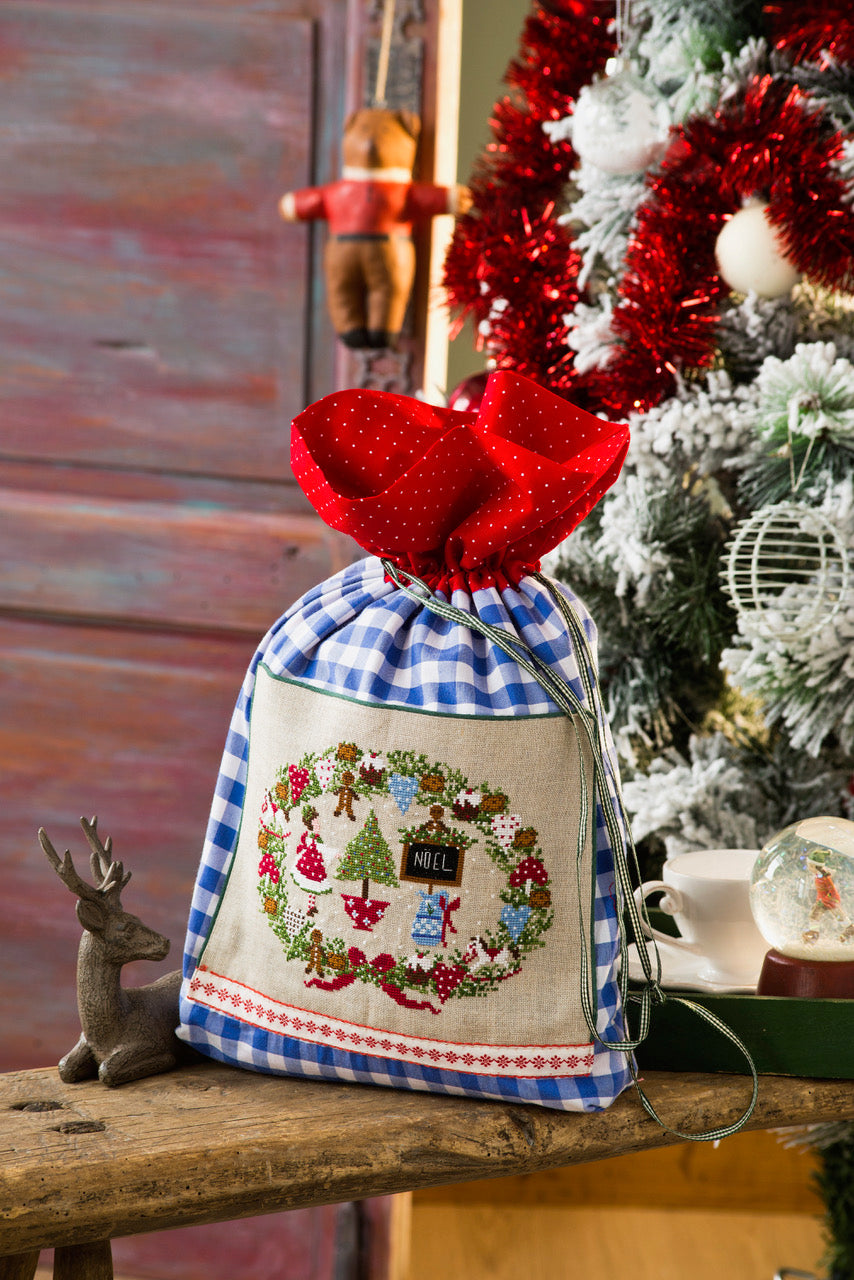 Mook point de croix : idées déco et cadeaux de Noël par Lilli Violette, Hélène Le Berre, Perrette Samouiloff et Véronique Enginger — modèles festifs pour tous niveaux.