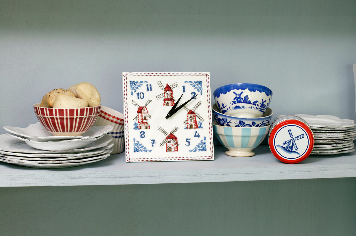 Mook point de croix : les plus belles créations de Véronique Enginger autour de la cuisine — tabliers, maniques, cabas et motifs gourmands pour votre intérieur.