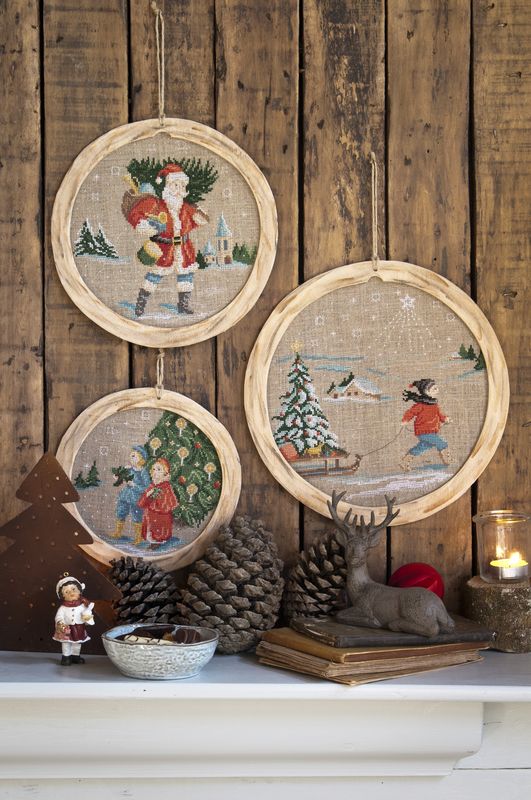 Lot de 3 cadres ronds en bois naturel (Ø16, 20 et 24 cm) pour broderie au point de croix. Grille disponible dans Création Point de Croix n°91 (non incluse).