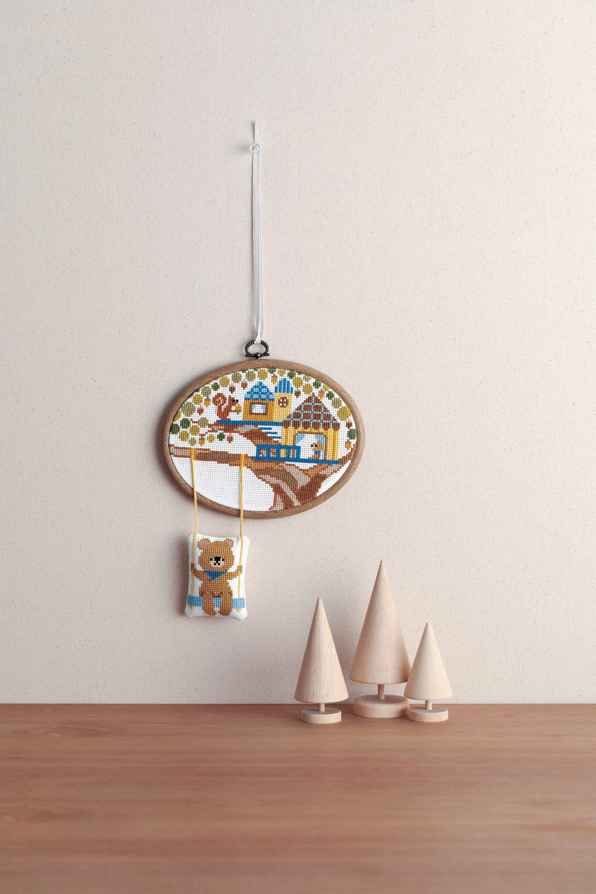 Broder les saisons – 12 mois au point de croix