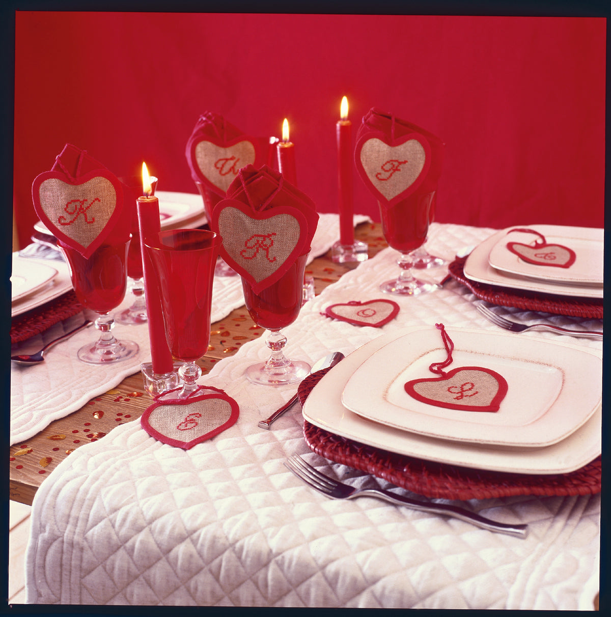 Mook point de croix : 20 grilles de Noël — décoration, table de fête, couronnes et petits cadeaux brodés pour un Noël douillet, gourmand et scintillant.