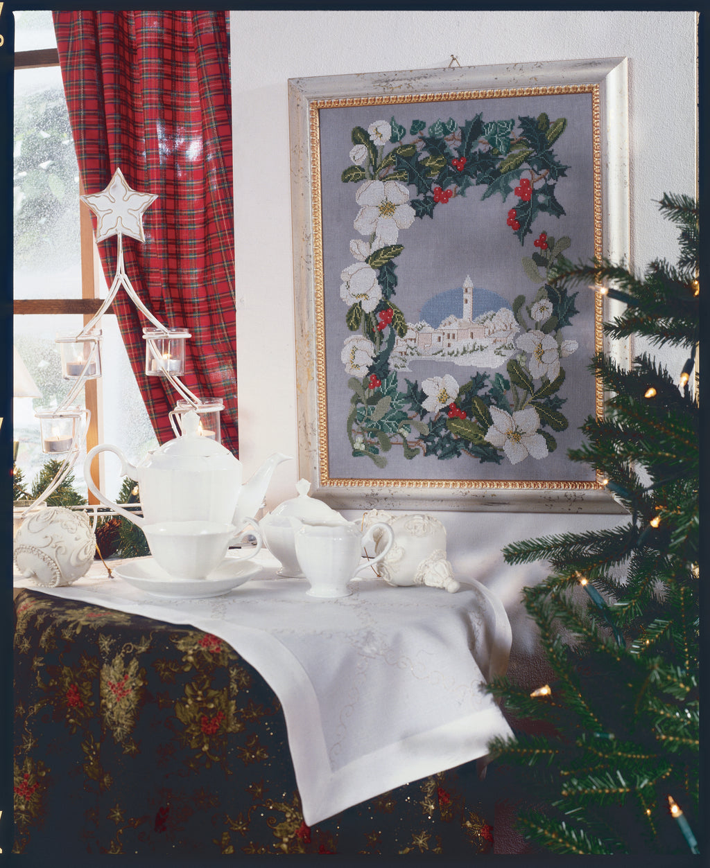 Mook point de croix : 20 grilles de Noël — décoration, table de fête, couronnes et petits cadeaux brodés pour un Noël douillet, gourmand et scintillant.