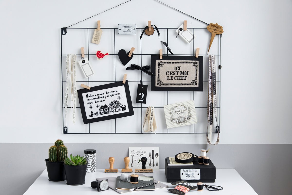 Mook point de croix : 33 messages à broder drôles et optimistes — pensées positives, messages gourmands et graphiques pour personnaliser votre intérieur.