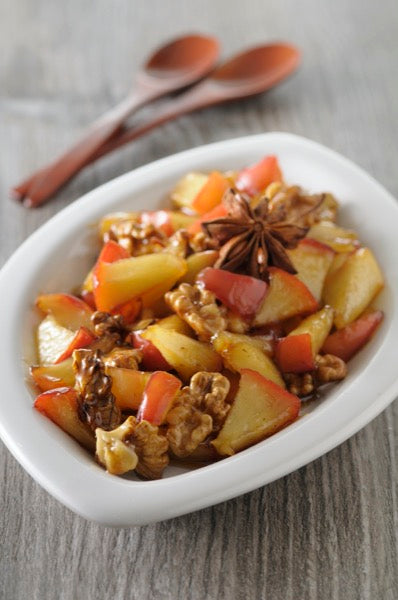 Découvrez le numéro 23 de Mon Robot ce Héros : 40 recettes de plats complets et équilibrés à petits prix — veloutés, mijotés, légumineuses, pommes de terre et yaourts maison au Cookeo !