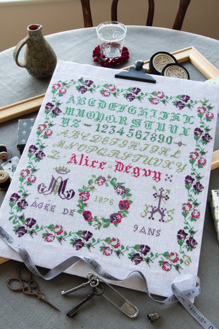 Marquoirs, samplers & belles lettres au point de croix