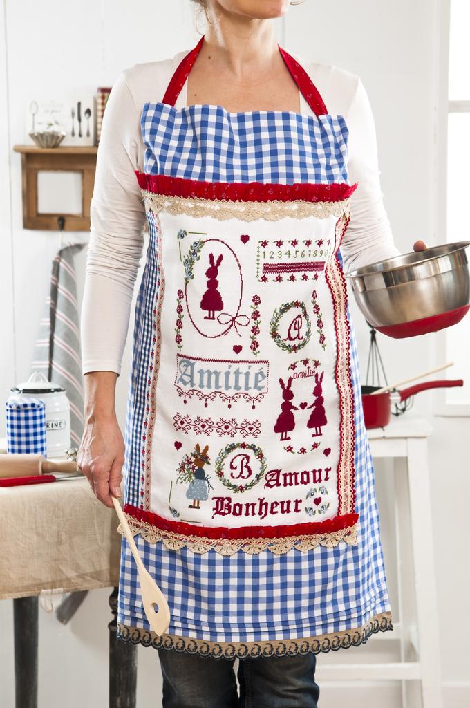 Magazine Point de Croix N°55 (Jan/Fév 2016) : grilles pour personnaliser serviettes, nappes et linge de maison. Motifs élégants par César Editions.