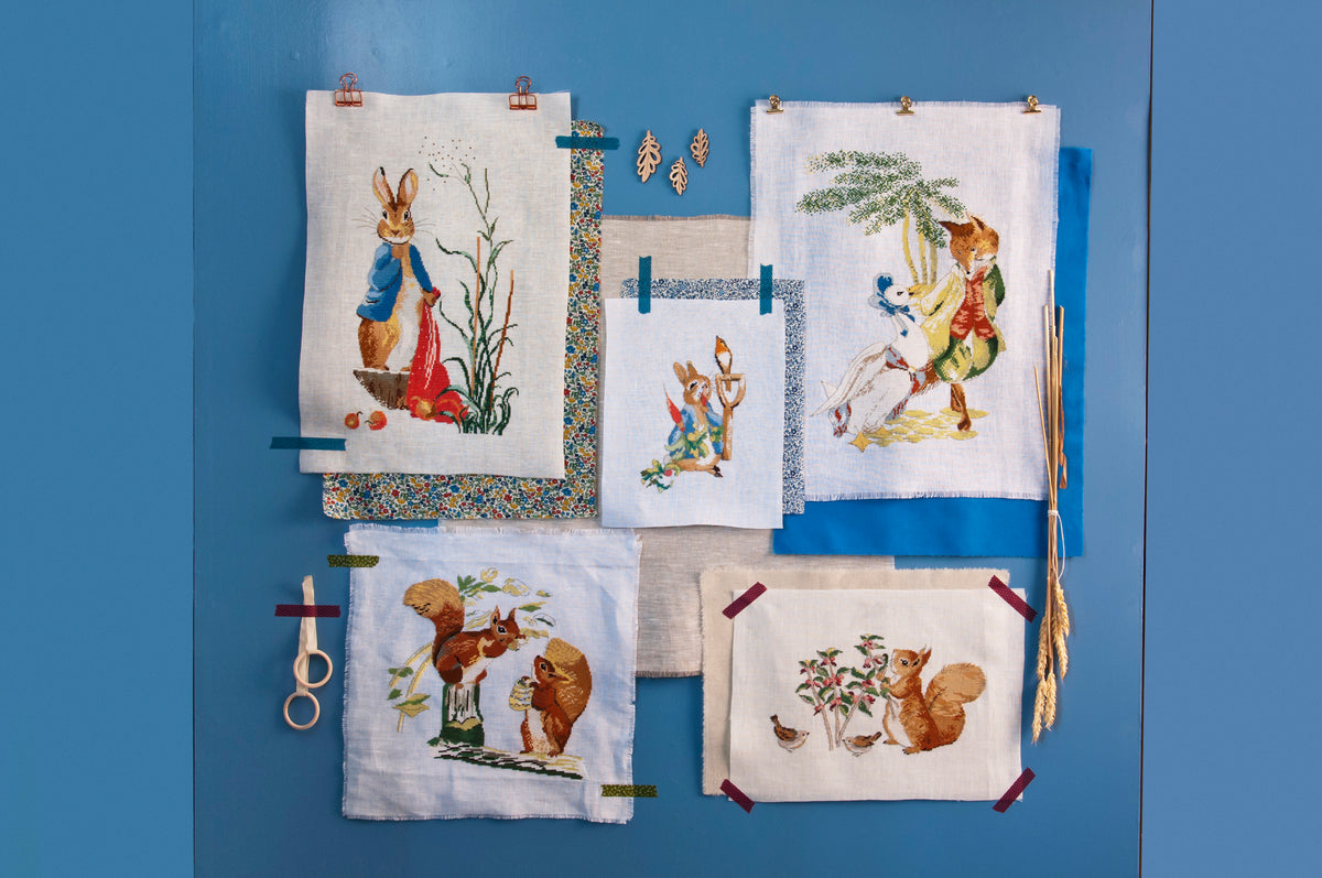 Découvrez Pierrot Lapin n°2 : 15 illustrations inédites à broder inspirées de Beatrix Potter. Panneaux décoratifs et trousseau bébé au point de croix. 