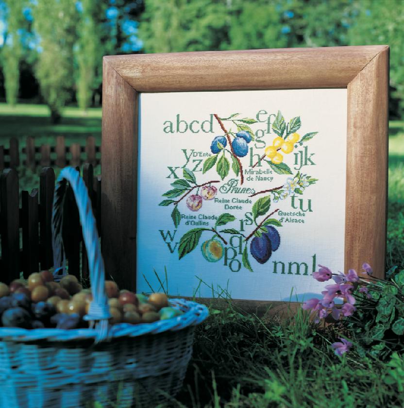 Collector point de croix : projets gourmands autour des fruits et légumes de saison. Tomates, prunes, pêches, étiquettes et abécédaires à broder.